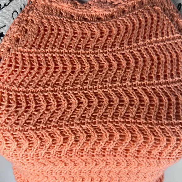 Hollister Crochet Knit Halter Crop Top in Coral Size S - Picture 2 of 4